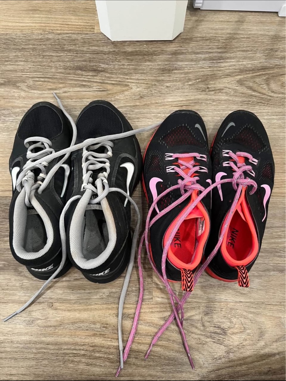 Nike Women's Black Athletic Shoes
